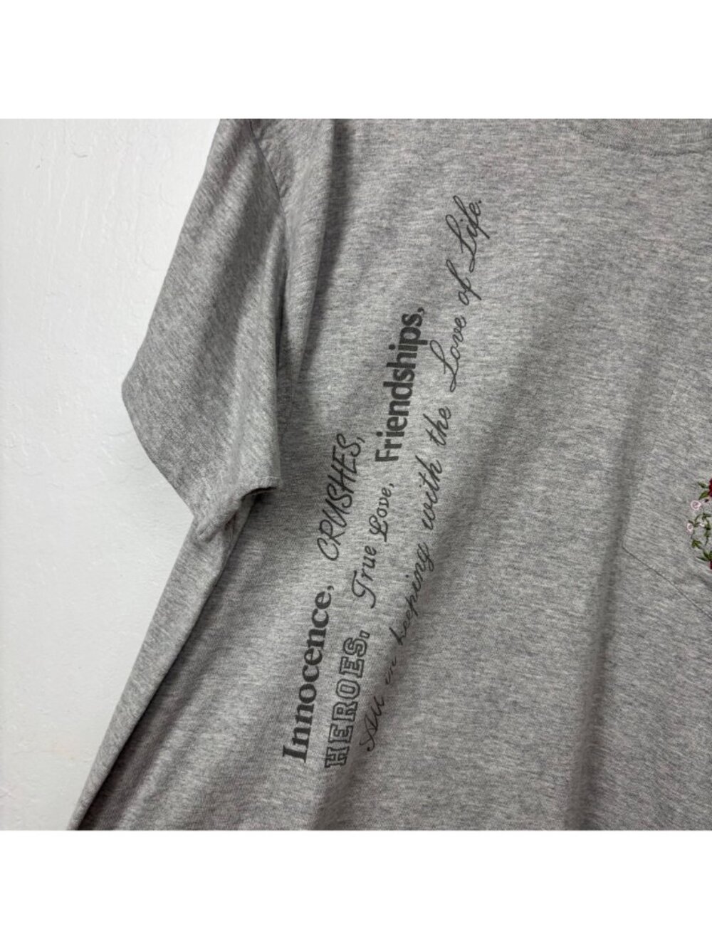 ✨3/$30 Vintage Gerard Works M "Jaime La Vie" Embroidered T-Shirt Grandmacore - Picture 3 of 5